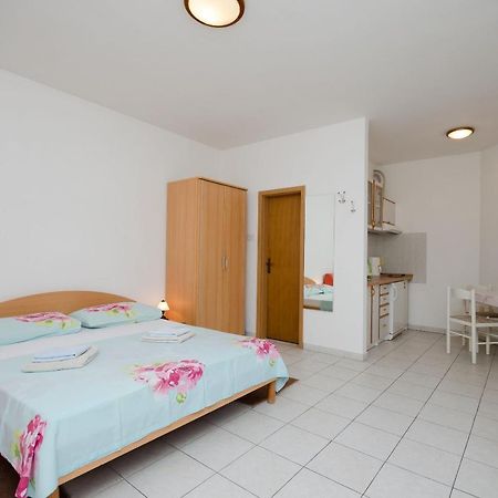Apartments Branimir Нови Винодолски Екстериор снимка