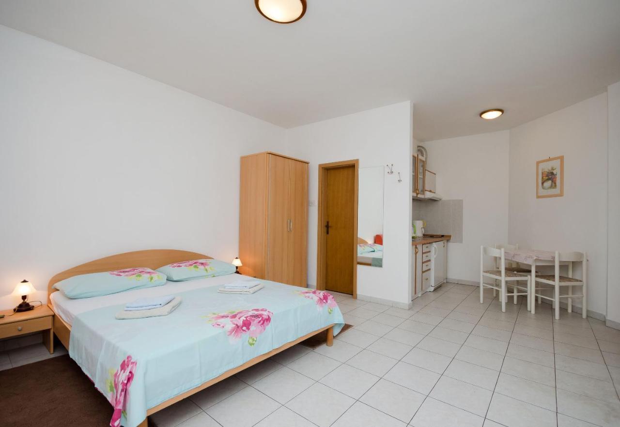 Apartments Branimir Нови Винодолски Екстериор снимка