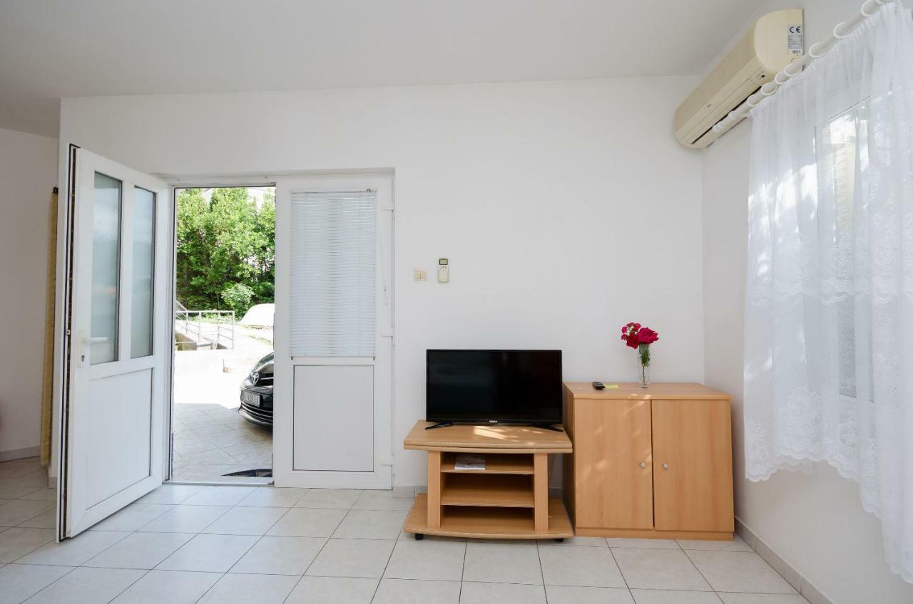 Apartments Branimir Нови Винодолски Екстериор снимка